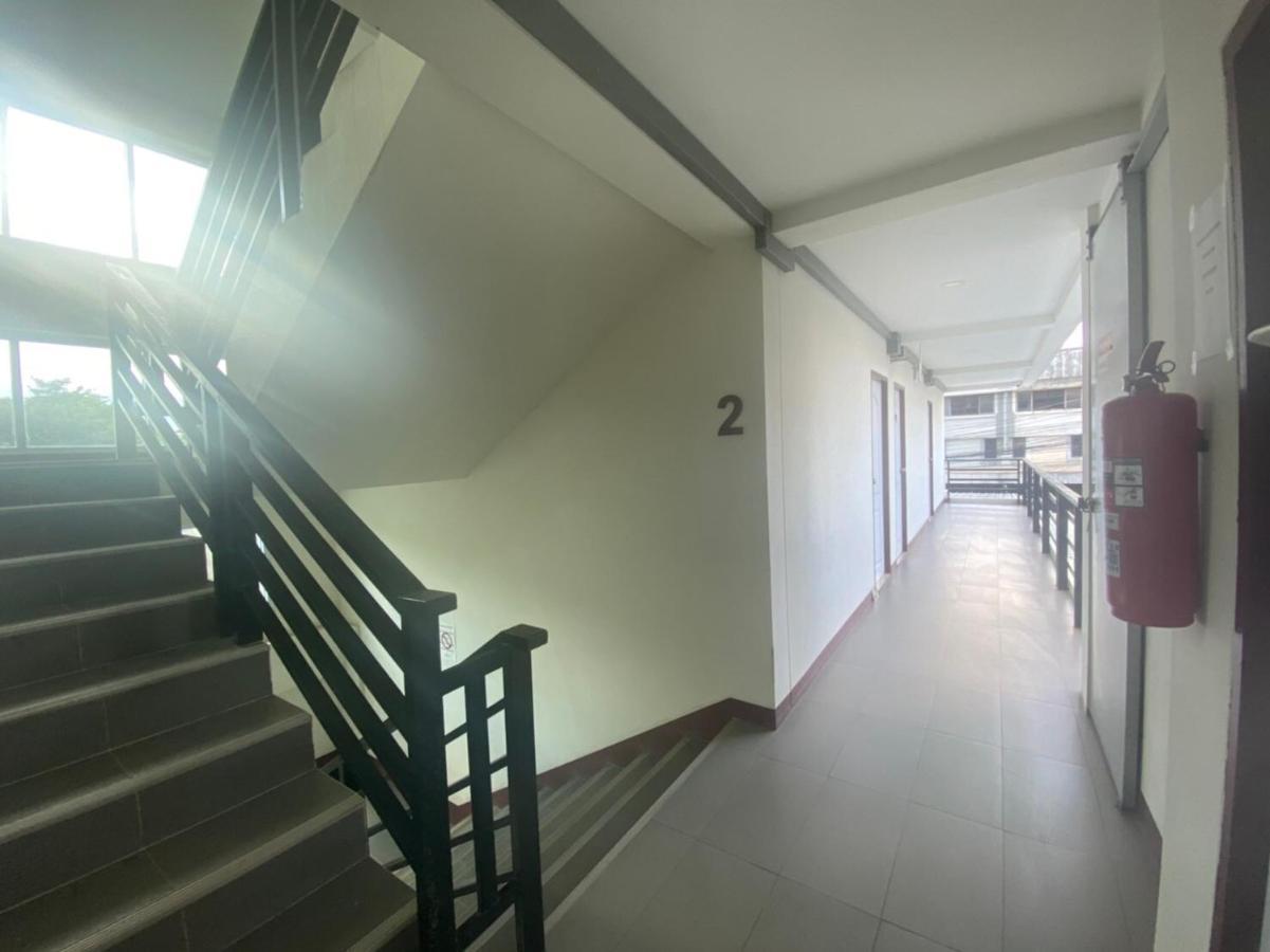 Oyo 1135 Triple A Residence Чиангмай Екстериор снимка