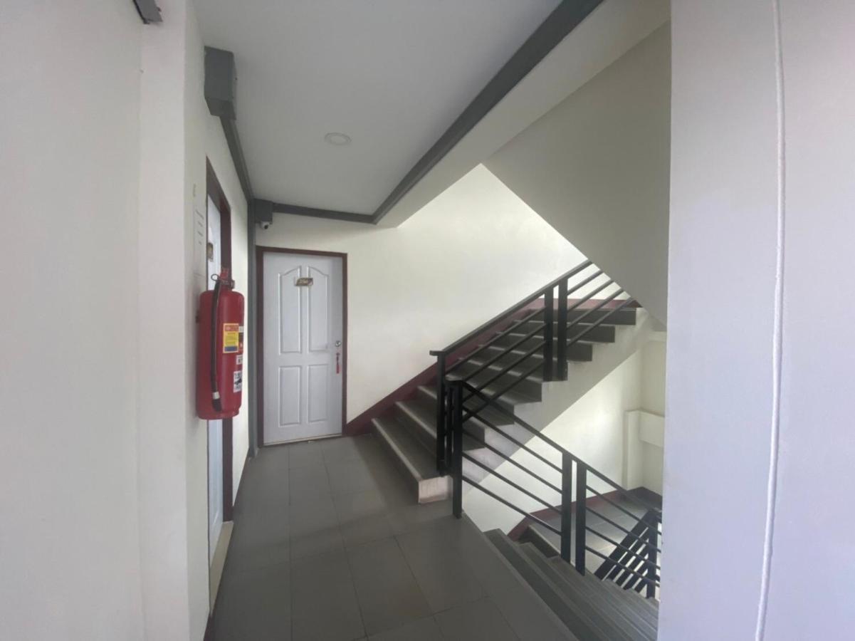 Oyo 1135 Triple A Residence Чиангмай Екстериор снимка