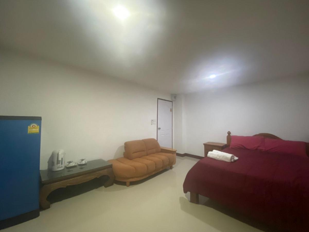 Oyo 1135 Triple A Residence Чиангмай Екстериор снимка