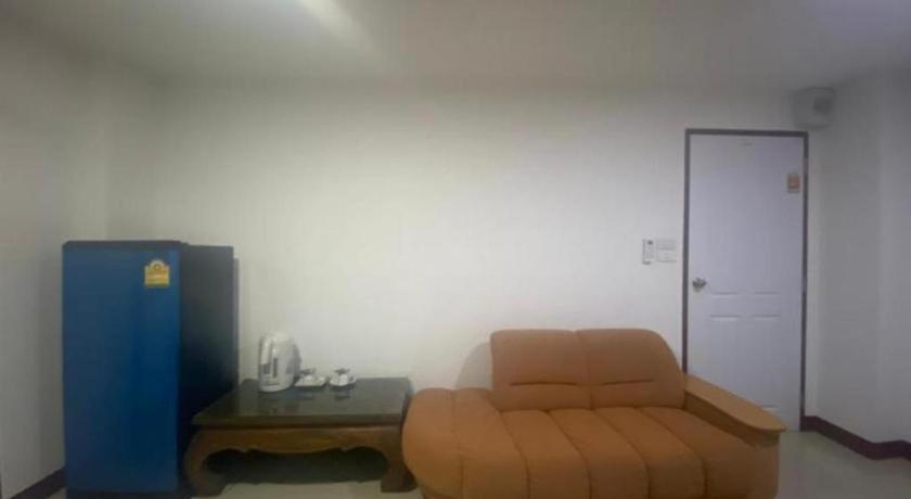 Oyo 1135 Triple A Residence Чиангмай Екстериор снимка