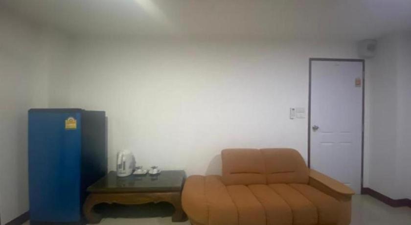 Oyo 1135 Triple A Residence Чиангмай Екстериор снимка