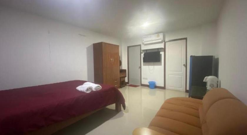 Oyo 1135 Triple A Residence Чиангмай Екстериор снимка