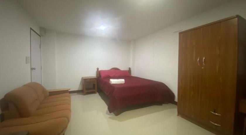 Oyo 1135 Triple A Residence Чиангмай Екстериор снимка