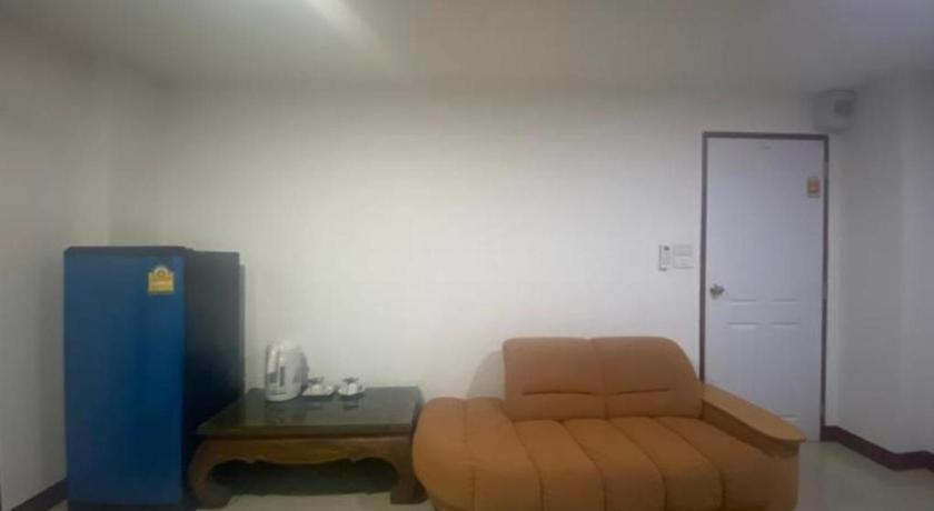 Oyo 1135 Triple A Residence Чиангмай Екстериор снимка